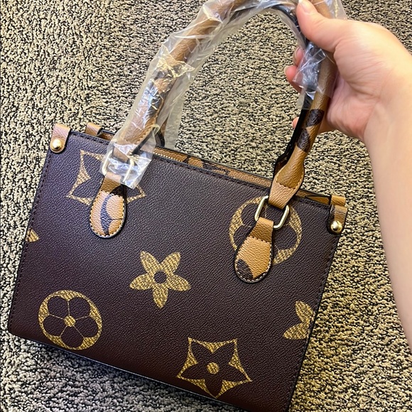 Elegant Brown Designer inspired Bag - Picture 2 of 3